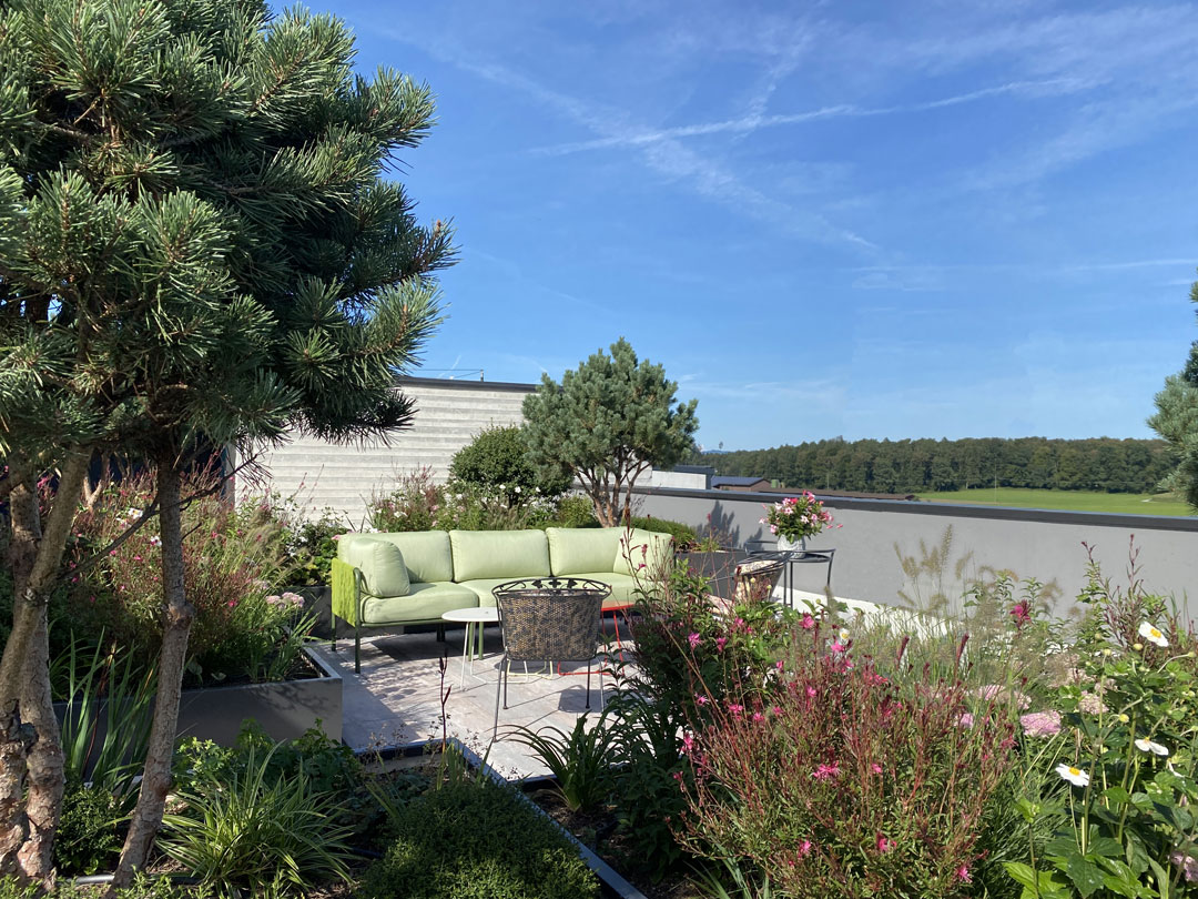 Titel-Gartenterrasse-in-luftiger-hohe